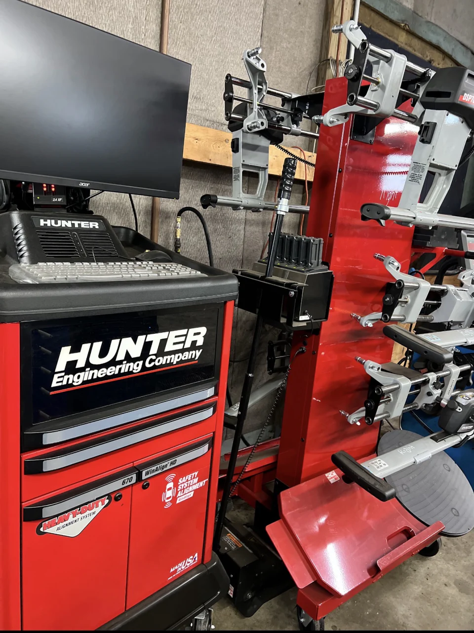 Hunter heavy-duty wheel-alignment system at Big Truck & Trailer Repair in Park City, Illinois